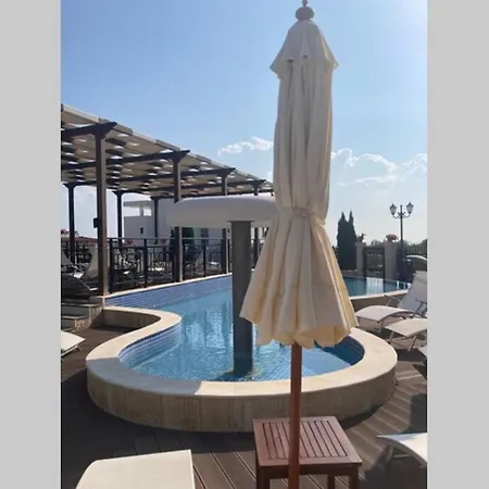 Apartment Уютные 1 Спальные Апартаменты С Бассейном В Rose Gardens Pomorie